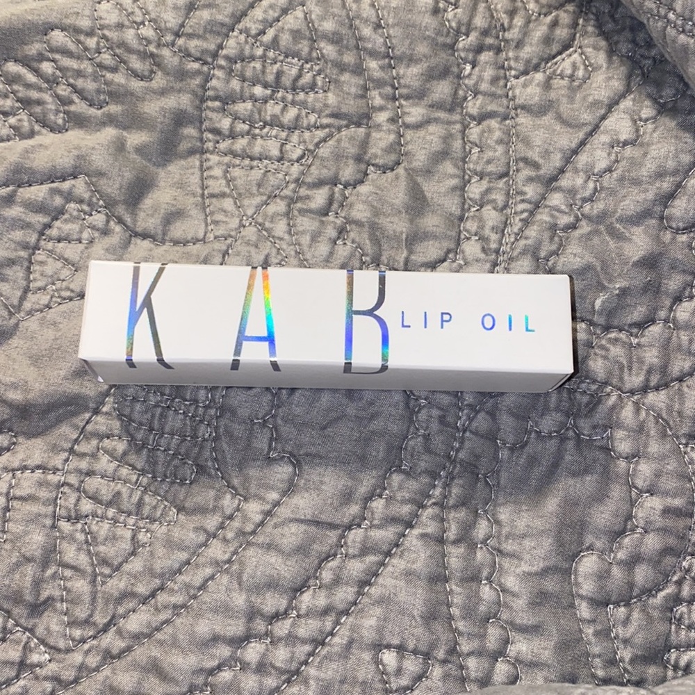 KAB lip oil